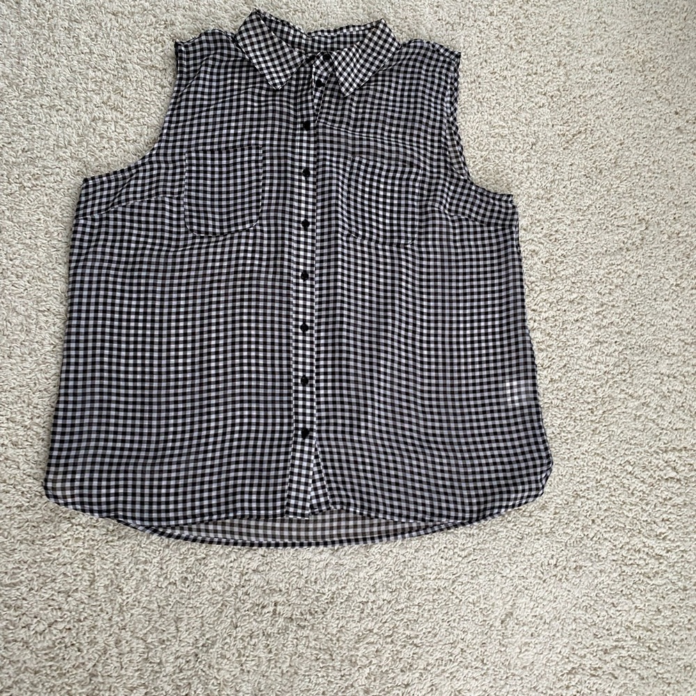 Gingham pattered short-sleeved blouse, size XL